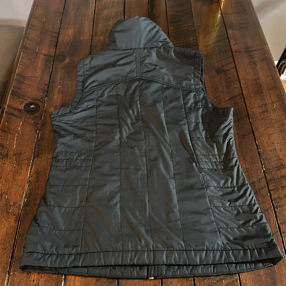 Columbia Vest - Picture 2 of 7